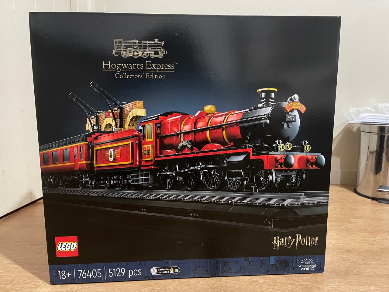 LEGO-Harry-Potter-76405-Hogwarts-Express-1.jpeg